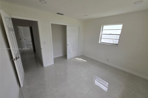 Villa ou maison à louer à Boynton Beach, Floride: 2 chambres, 109.62 m2 № 1947051 - photo 5