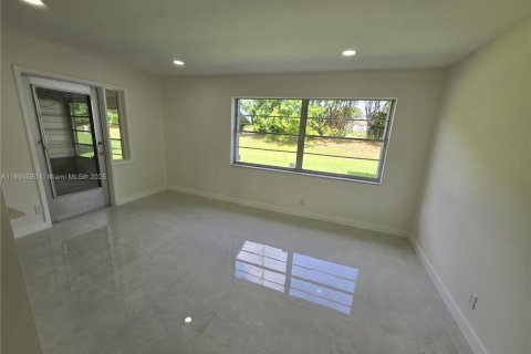 Villa ou maison à louer à Boynton Beach, Floride: 2 chambres, 109.62 m2 № 1947051 - photo 17