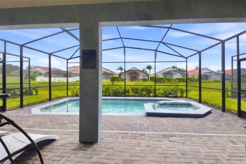 House in Davenport, Florida 6 bedrooms, 305.28 sq.m. № 1314438 - photo 30