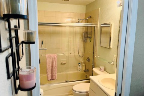 Купить кондоминиум в Дорал, Флорида 3 спальни, 121.89м2, № 1701226 - фото 23
