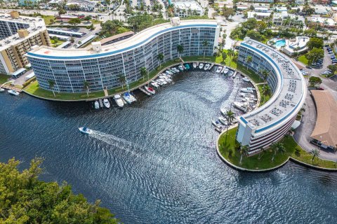 Купить кондоминиум в Дирфилд-Бич, Флорида 5 комнат, 114.08м2, № 2085623 - фото 22