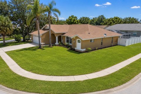 House in Hudson, Florida 3 bedrooms, 184.78 sq.m. № 2342193