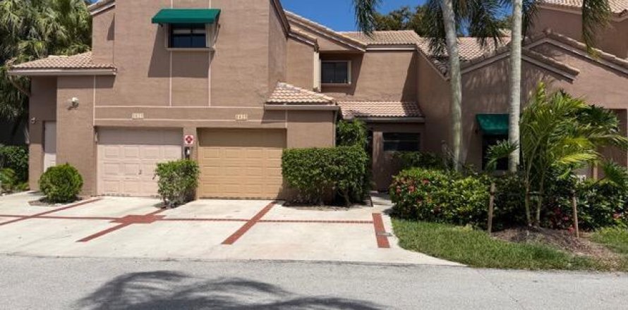 Adosado en Coral Springs, Florida 2 dormitorios, 111.48 m2 № 2077824