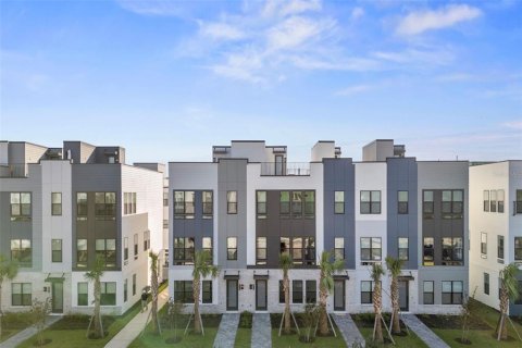 Adosado en alquiler en Orlando, Florida, 3 dormitorios, 168.62 m2 № 1903249 - foto 1