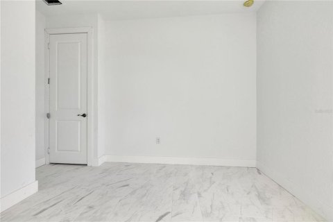 House in Englewood, Florida 3 bedrooms, 189.71 sq.m. № 2208604 - photo 19
