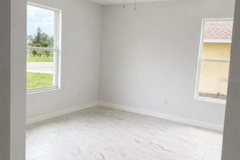 House in Englewood, Florida 3 bedrooms, 189.71 sq.m. № 2208604 - photo 8