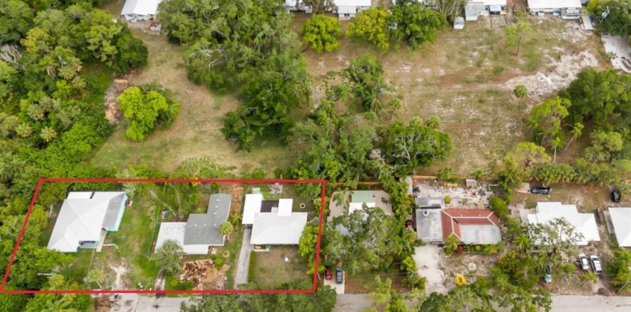 Commercial property in Sarasota, Florida 150.78 sq.m. № 1249274