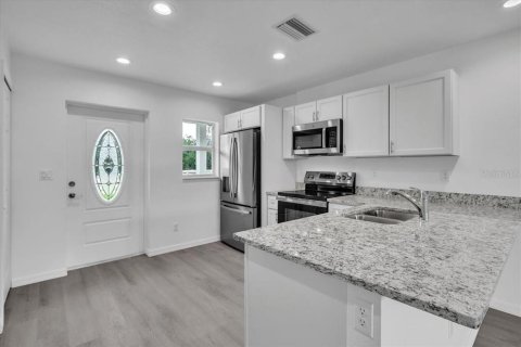 House in Punta Gorda, Florida 2 bedrooms, 89.37 sq.m. № 1911388 - photo 7