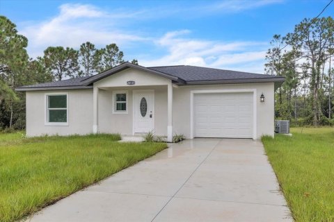 House in Punta Gorda, Florida 2 bedrooms, 89.37 sq.m. № 1911388 - photo 2
