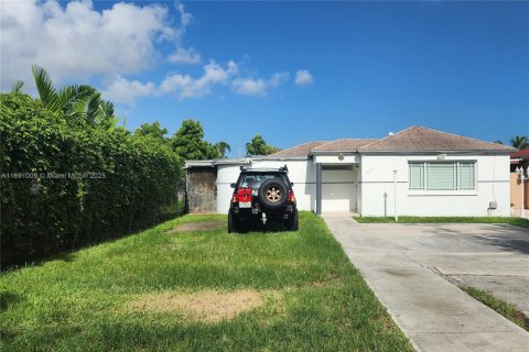 Villa ou maison à vendre à Miami, Floride: 3 chambres, 151.52 m2 № 1943551 - photo 4