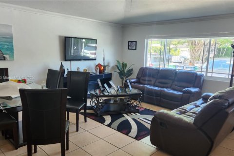 Villa ou maison à vendre à Miami, Floride: 3 chambres, 151.52 m2 № 1943551 - photo 6
