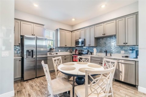 House in Kissimmee, Florida 4 bedrooms, 130.99 sq.m. № 2217526 - photo 5