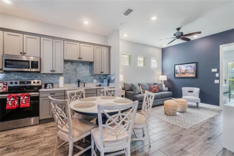 House in Kissimmee, Florida 4 bedrooms, 130.99 sq.m. № 2217526 - photo 4