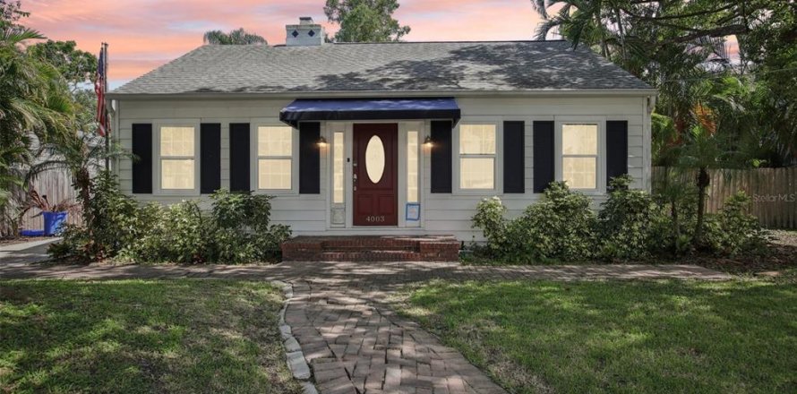 House in Tampa, Florida 3 bedrooms, 140 sq.m. № 1841709
