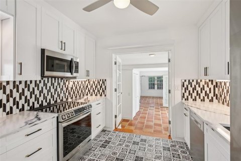 Купить виллу или дом в Тампа, Флорида 4 комнаты, 140м2, № 1841709 - фото 11