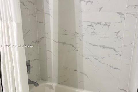 Купить кондоминиум в Майами, Флорида 1 спальня, 91.04м2, № 2035267 - фото 12