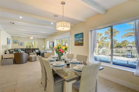 House in Sarasota, Florida 4 bedrooms, 238.94 sq.m. № 1797833 - photo 20