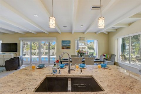 House in Sarasota, Florida 4 bedrooms, 238.94 sq.m. № 1797833 - photo 17