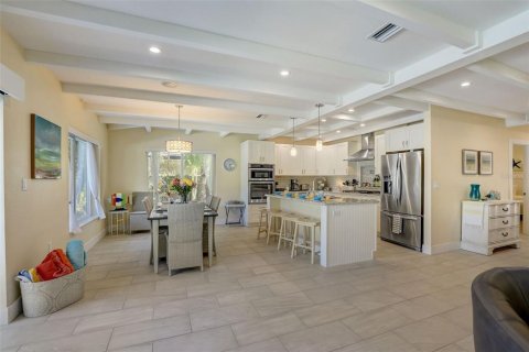 House in Sarasota, Florida 4 bedrooms, 238.94 sq.m. № 1797833 - photo 14