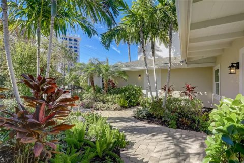 House in Sarasota, Florida 4 bedrooms, 238.94 sq.m. № 1797833 - photo 7