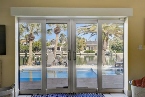 House in Sarasota, Florida 4 bedrooms, 238.94 sq.m. № 1797833 - photo 25