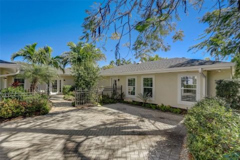 House in Sarasota, Florida 4 bedrooms, 238.94 sq.m. № 1797833 - photo 2