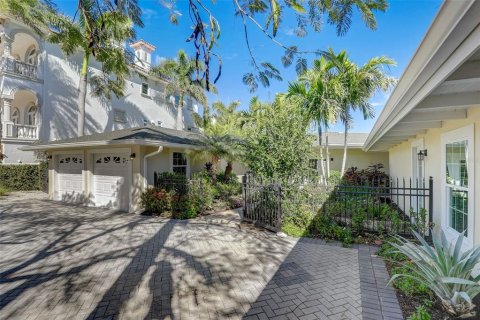House in Sarasota, Florida 4 bedrooms, 238.94 sq.m. № 1797833 - photo 4