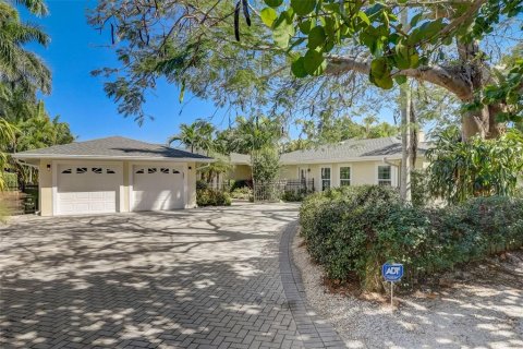 House in Sarasota, Florida 4 bedrooms, 238.94 sq.m. № 1797833 - photo 1