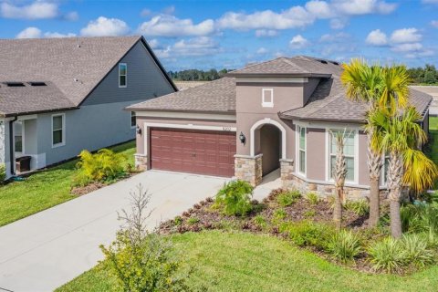 House in Wesley Chapel, Florida 3 bedrooms, 195.09 sq.m. № 1846849 - photo 1