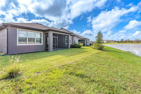 House in Wesley Chapel, Florida 3 bedrooms, 195.09 sq.m. № 1846849 - photo 5