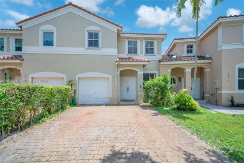 Touwnhouse à vendre à Miramar, Floride: 3 chambres, 153.29 m2 № 2091164 - photo 2