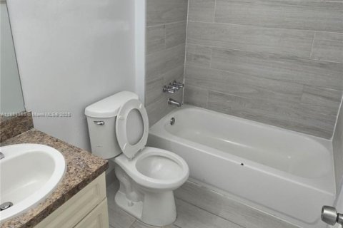 Apartamento en alquiler en Cutler Bay, Florida, 2 dormitorios, 20773.04 m2 № 1931023 - foto 14