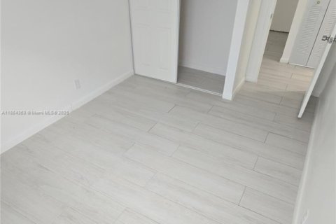 Apartamento en alquiler en Cutler Bay, Florida, 2 dormitorios, 20773.04 m2 № 1931023 - foto 8