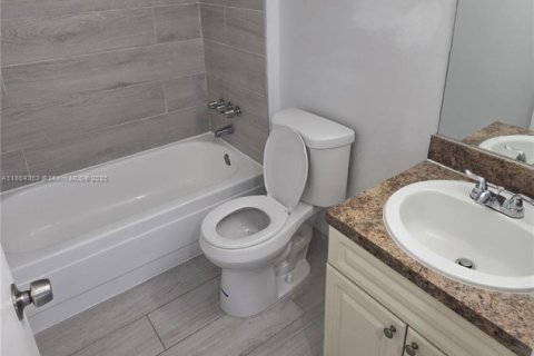 Apartamento en alquiler en Cutler Bay, Florida, 2 dormitorios, 20773.04 m2 № 1931023 - foto 9
