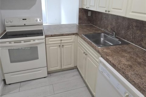 Apartamento en alquiler en Cutler Bay, Florida, 2 dormitorios, 20773.04 m2 № 1931023 - foto 4