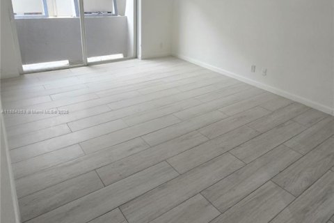 Apartamento en alquiler en Cutler Bay, Florida, 2 dormitorios, 20773.04 m2 № 1931023 - foto 2