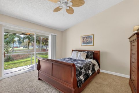 House in Tamarac, Florida 2 bedrooms, 105.72 sq.m. № 2008913 - photo 14