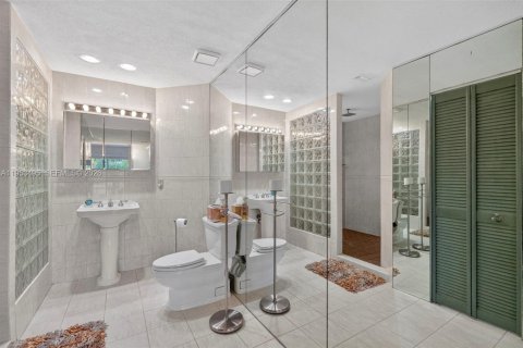 House in Tamarac, Florida 2 bedrooms, 105.72 sq.m. № 2008913 - photo 17