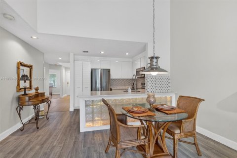 House in Tamarac, Florida 2 bedrooms, 105.72 sq.m. № 2008913 - photo 10