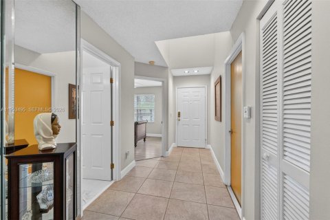 House in Tamarac, Florida 2 bedrooms, 105.72 sq.m. № 2008913 - photo 8