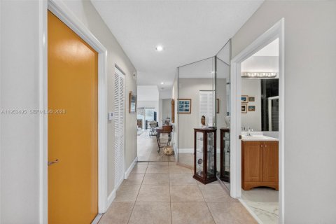 House in Tamarac, Florida 2 bedrooms, 105.72 sq.m. № 2008913 - photo 7