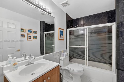 House in Tamarac, Florida 2 bedrooms, 105.72 sq.m. № 2008913 - photo 21