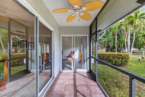 House in Tamarac, Florida 2 bedrooms, 105.72 sq.m. № 2008913 - photo 24