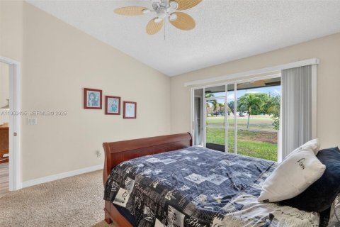 House in Tamarac, Florida 2 bedrooms, 105.72 sq.m. № 2008913 - photo 15