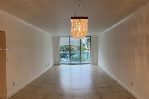 Condominio en venta en Sunny Isles Beach, Florida, 2 dormitorios, 141.68 m2 № 1836456 - foto 18