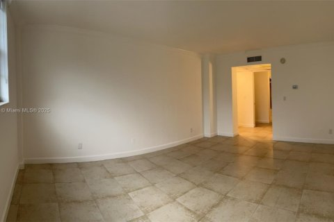 Condominio en venta en Sunny Isles Beach, Florida, 2 dormitorios, 141.68 m2 № 1836456 - foto 26
