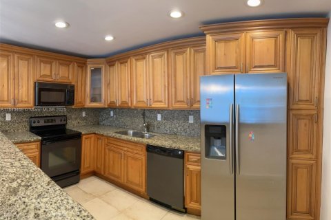 Condominio en venta en Sunny Isles Beach, Florida, 2 dormitorios, 141.68 m2 № 1836456 - foto 12