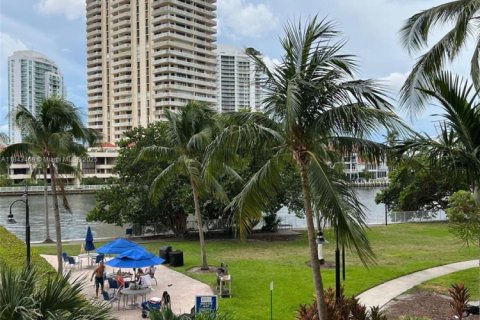 Condominio en venta en Sunny Isles Beach, Florida, 2 dormitorios, 141.68 m2 № 1836456 - foto 6