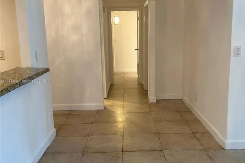 Condominio en venta en Sunny Isles Beach, Florida, 2 dormitorios, 141.68 m2 № 1836456 - foto 10