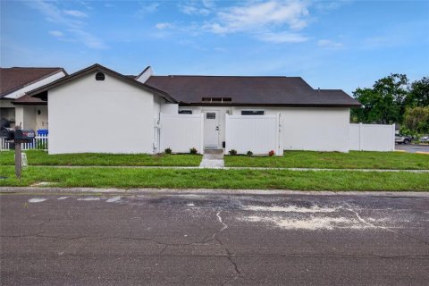 Adosado en Tampa, Florida 3 dormitorios, 118.73 m2 № 2284943